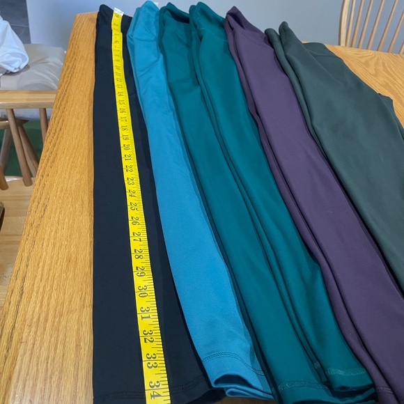 Ankle length leggings by Zobha  &  Layers - Picture 3 of 3